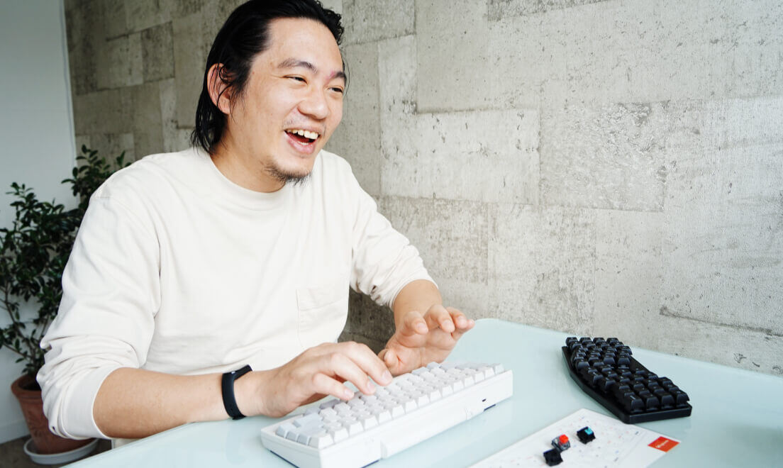 モニクル_リモートワーク必需品_HHKBとKeyboardioのキーボード_伊藤 功馬_エンジニア_ph1